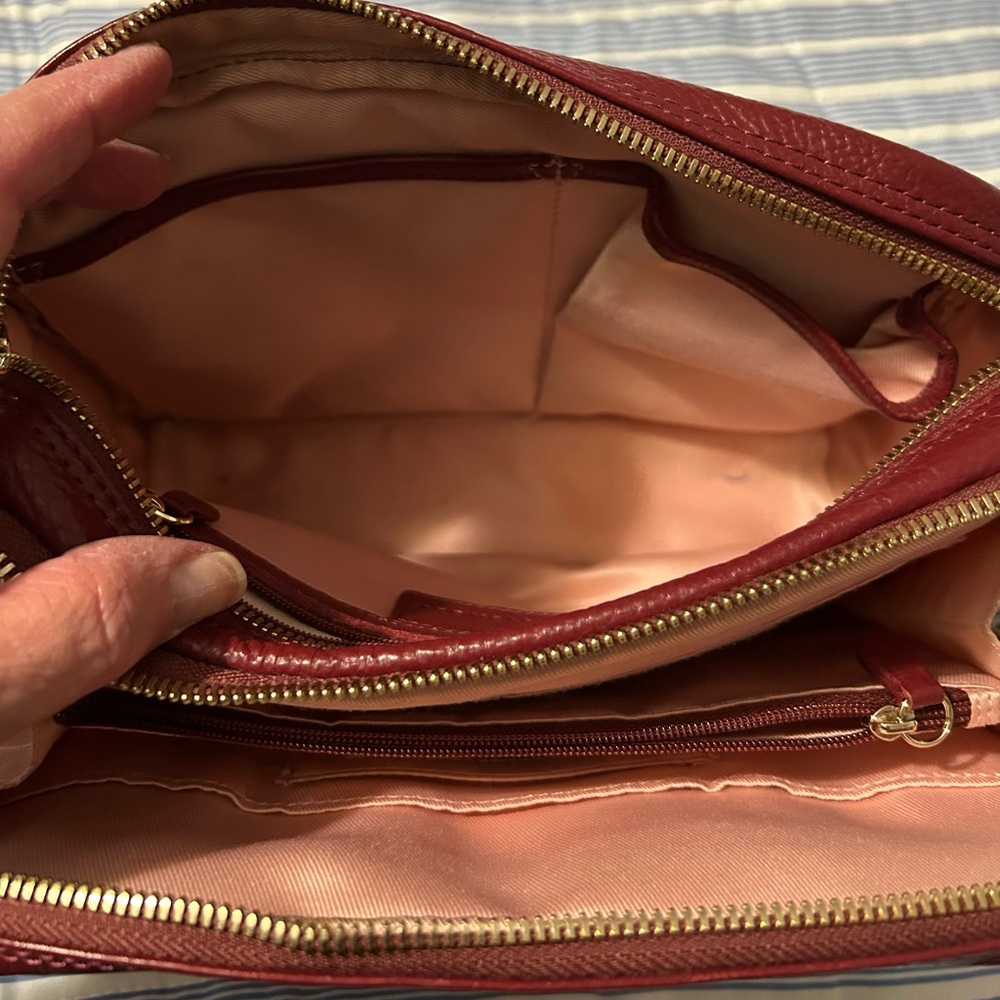 Levenger Burgundy Leather Crossbody ~ good condition! - Picture 5 of 12